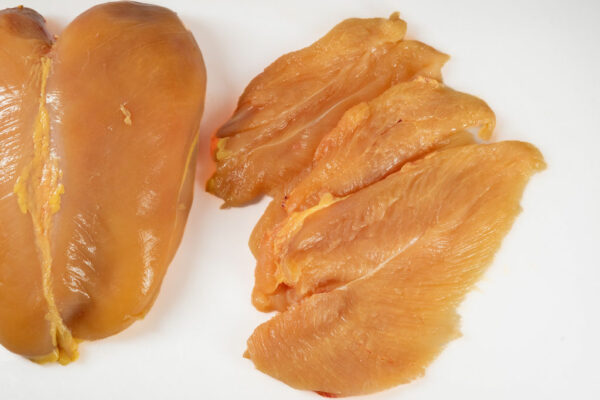 Petto di pollo giallo piemontese allevato a terra
